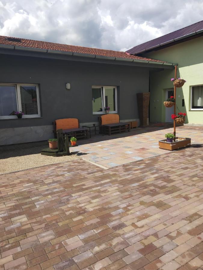 Apartmán blízko Brna s dobovými dekoracemi Appartamento Melcany Esterno foto