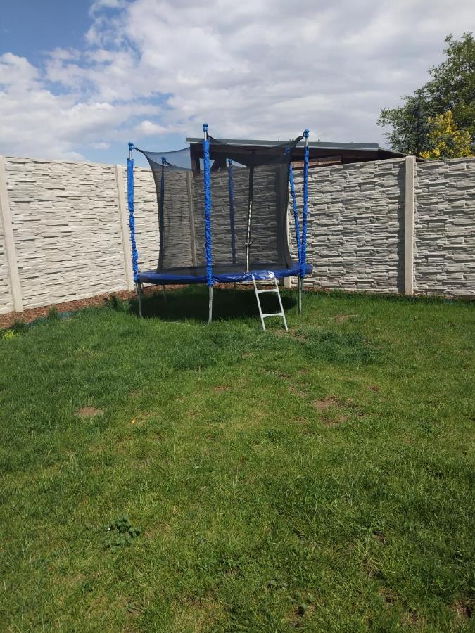 Apartmán blízko Brna s dobovými dekoracemi Appartamento Melcany Esterno foto