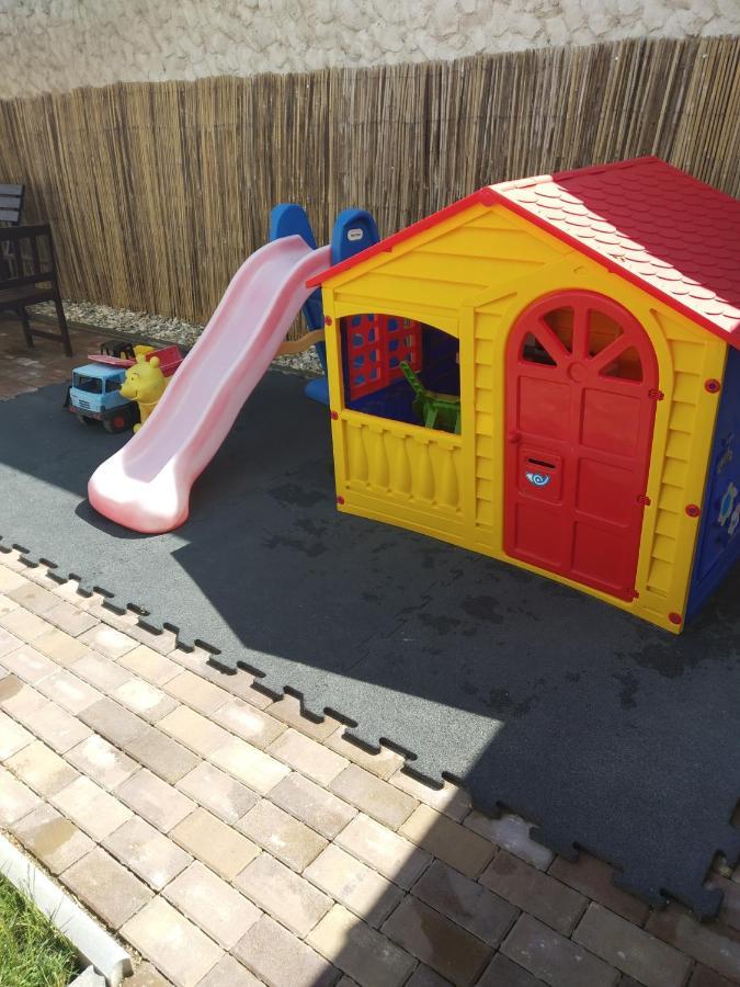 Apartmán blízko Brna s dobovými dekoracemi Appartamento Melcany Esterno foto