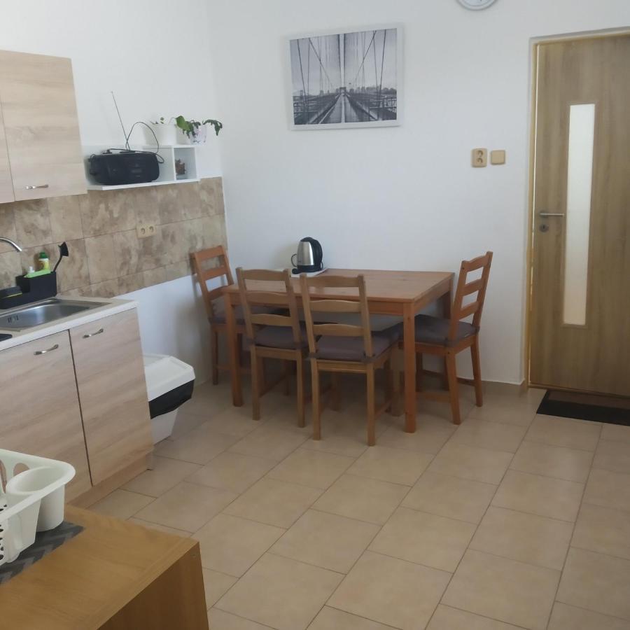 Apartmán blízko Brna s dobovými dekoracemi Appartamento Melcany Esterno foto